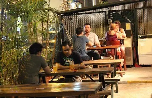 Tripsinn سنغافورة 0*,